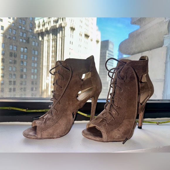 Joe’s Jean Humbolt Lace Up Taupe Suede Pump Bootie Size 6.5 - Picture 2 of 7